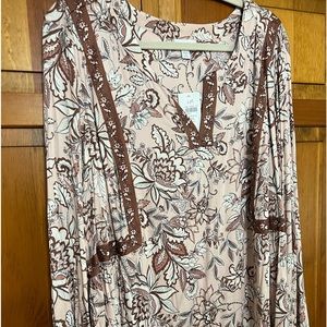 NWT J Jill long sleeves 2X blouse with great neck line and design.